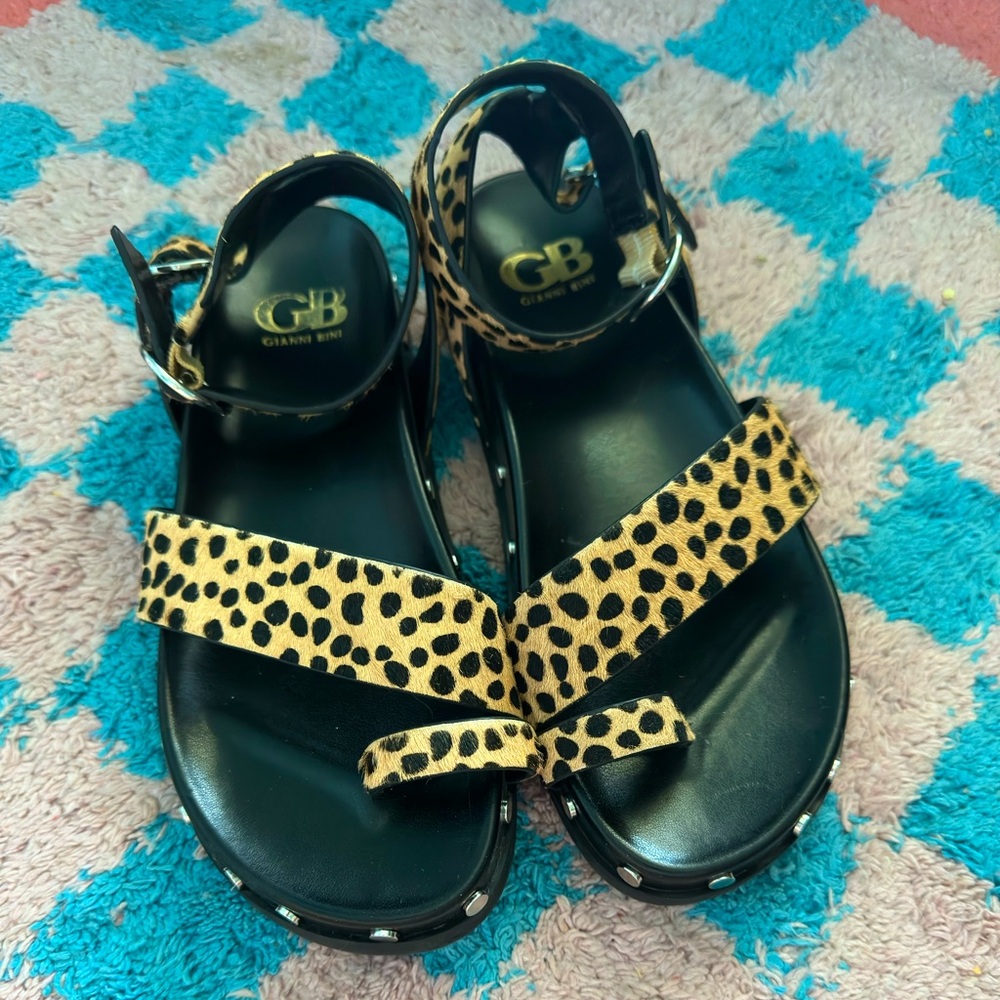 Gianni Bini sandals